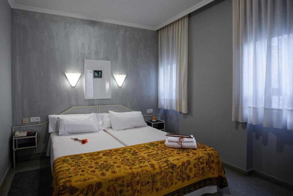 Hostal Paris Valladolid Dış mekan fotoğraf